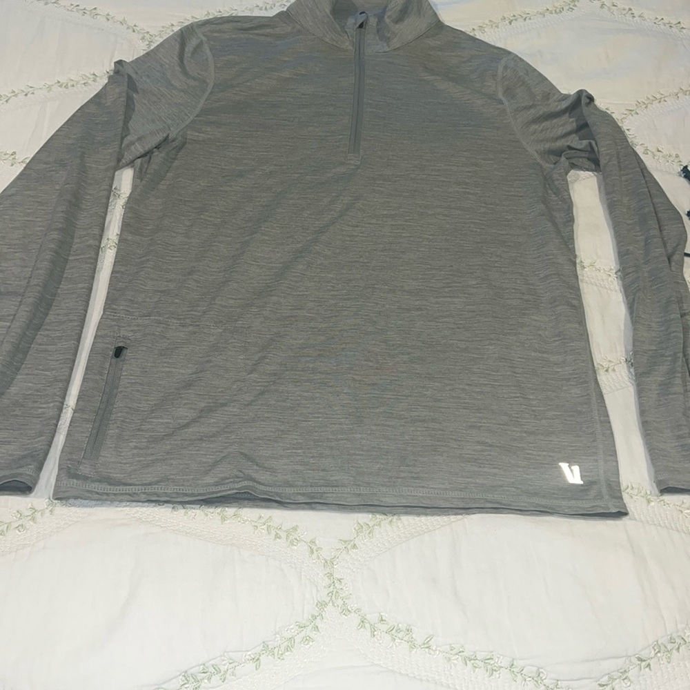 Vuori quarter zip gray.